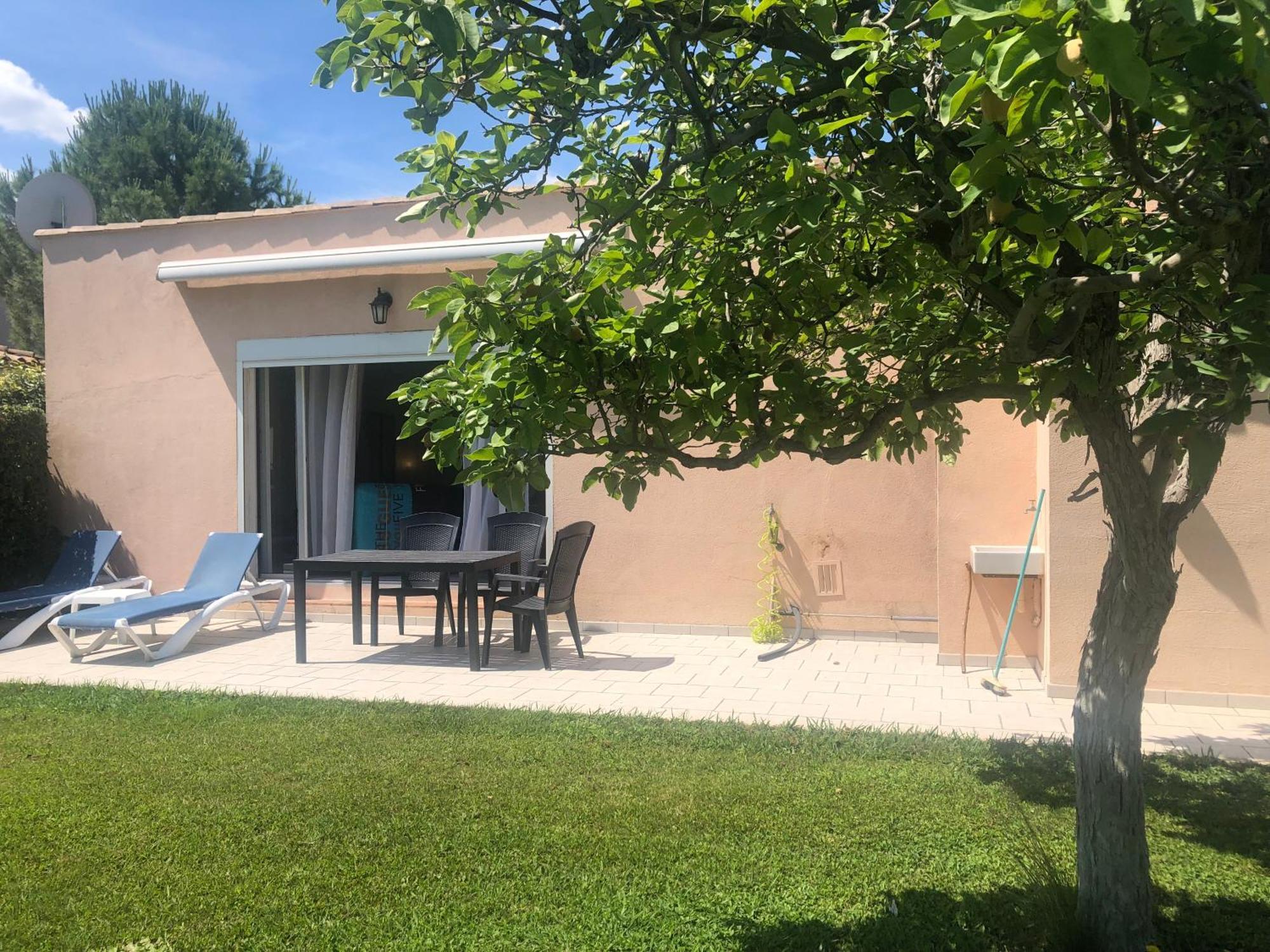 Les Bougainvillees De Camargue Villetelle Habitación foto