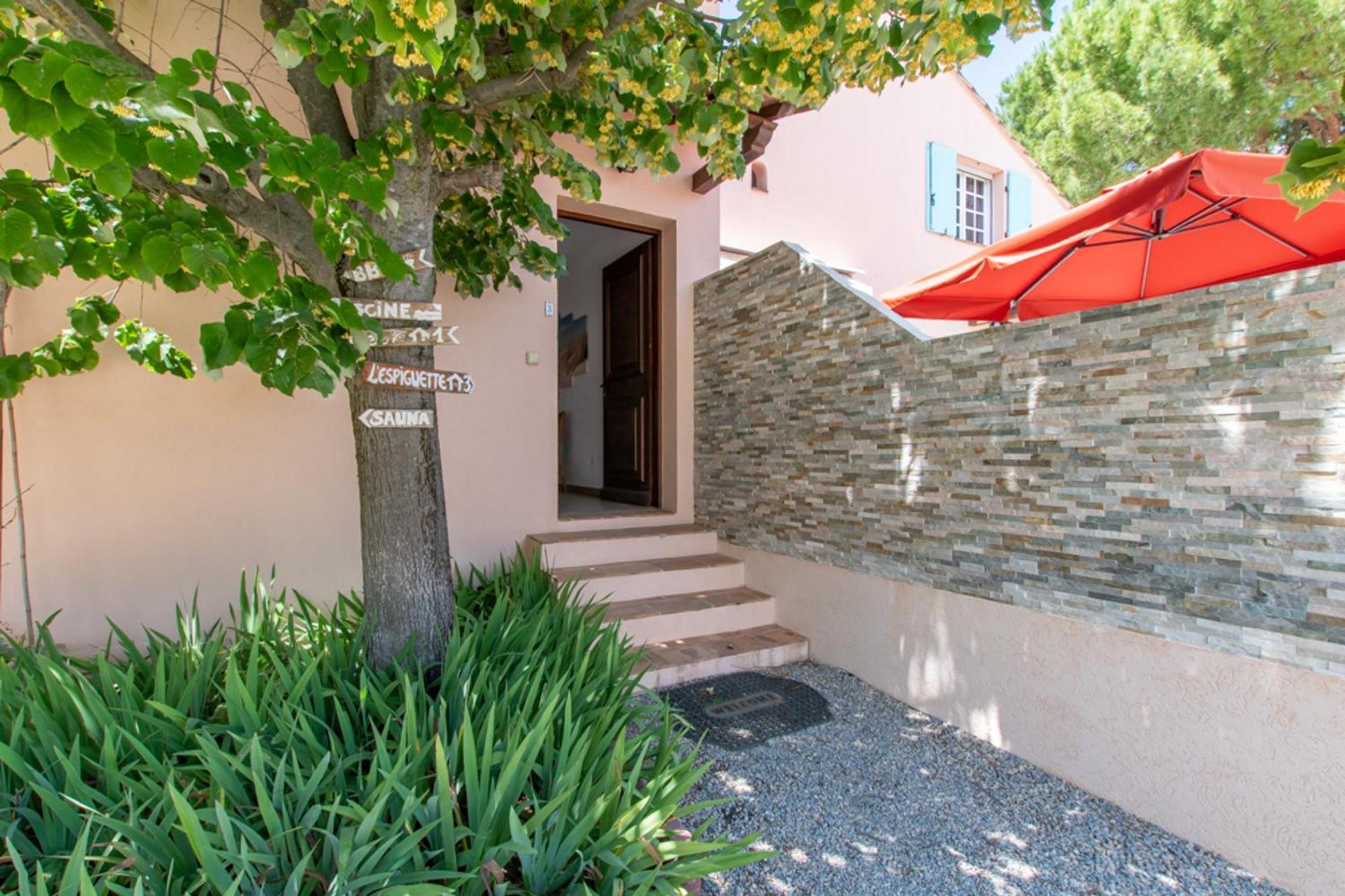 Les Bougainvillees De Camargue Villetelle Habitación foto
